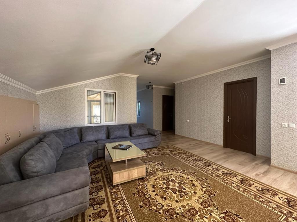 Apartament Happy House Kutaisi Zewnętrze zdjęcie